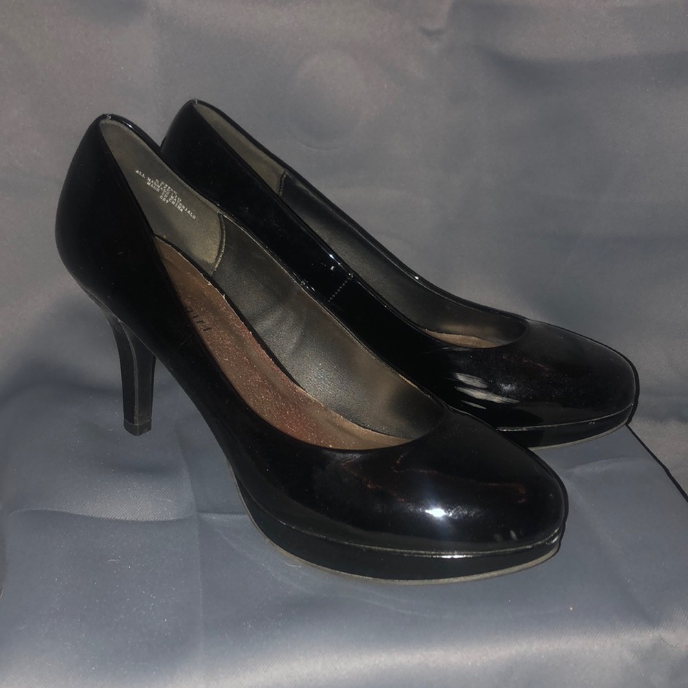 Black Steve Madden Heels 2 inch heel